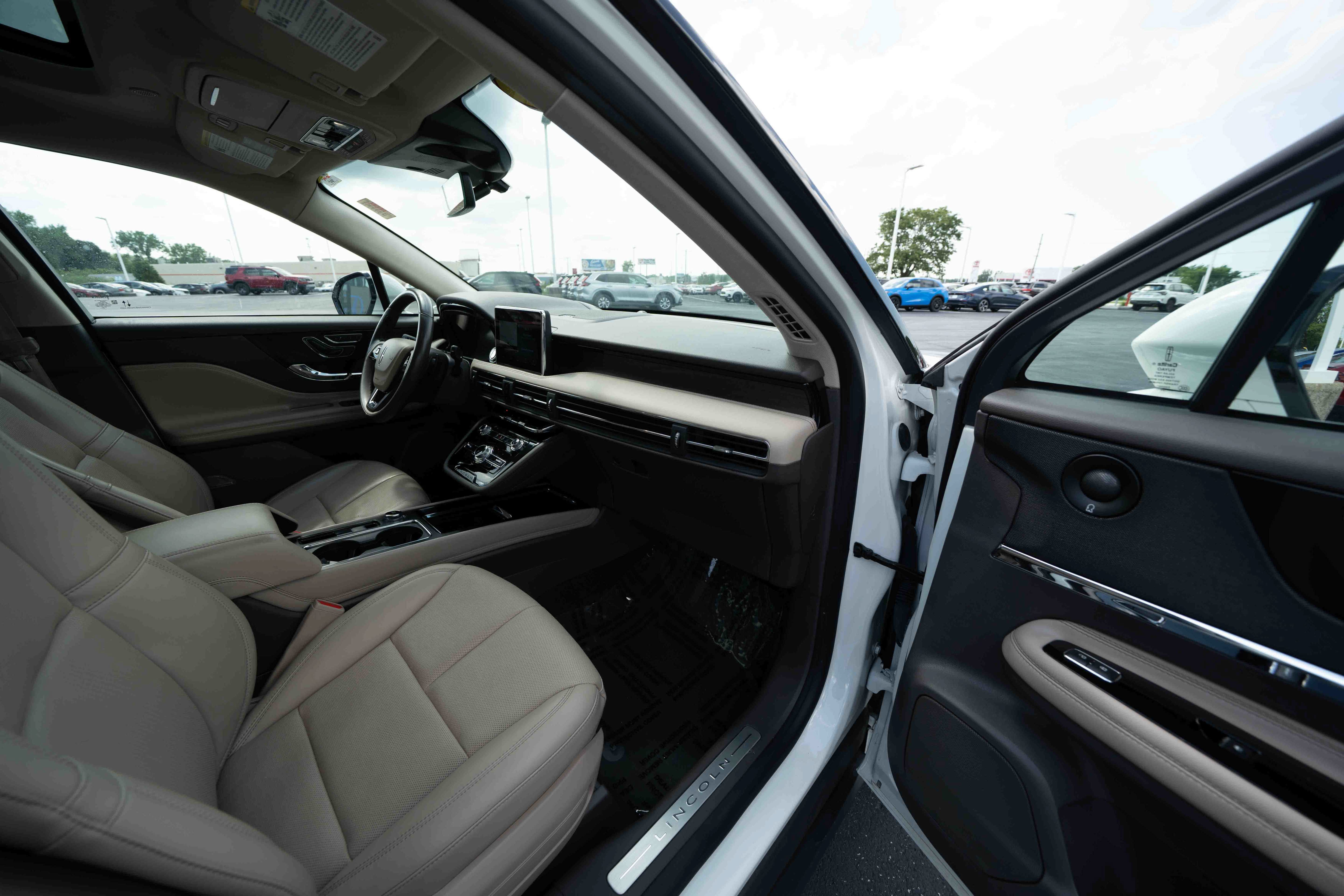 Used 2022 Lincoln Corsair Reserve w/ Equipment Group 201A AWD/4WD image 26