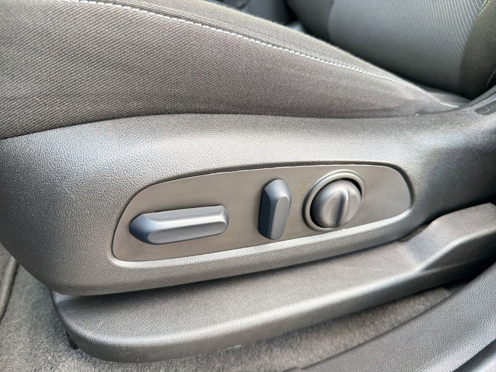 Certified 2024 Chevrolet Blazer LT w/ Convenience Package image 14