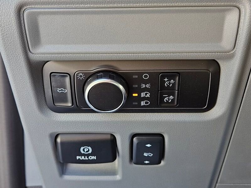 New 2025 Ford F150 Lightning XLT image 31