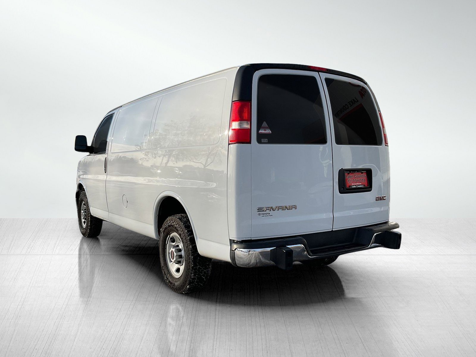 Used 2017 GMC Savana 2500 image 3