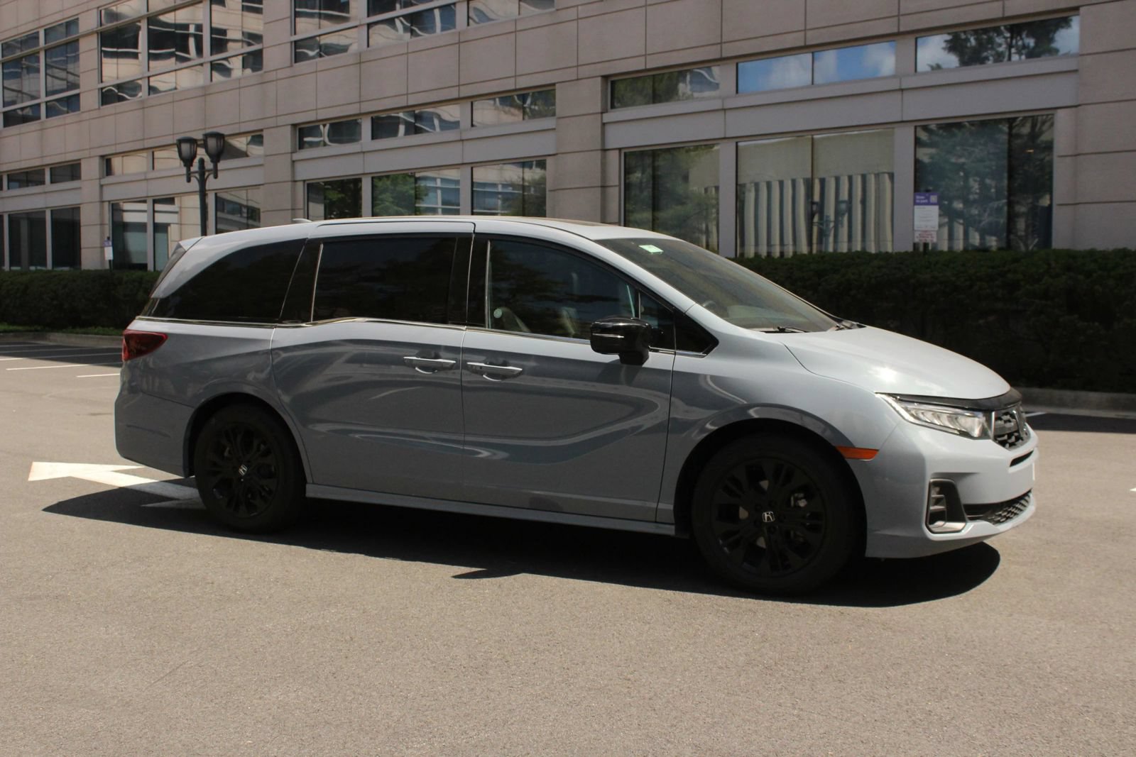 Used 2025 Honda Odyssey Sport-L image 2