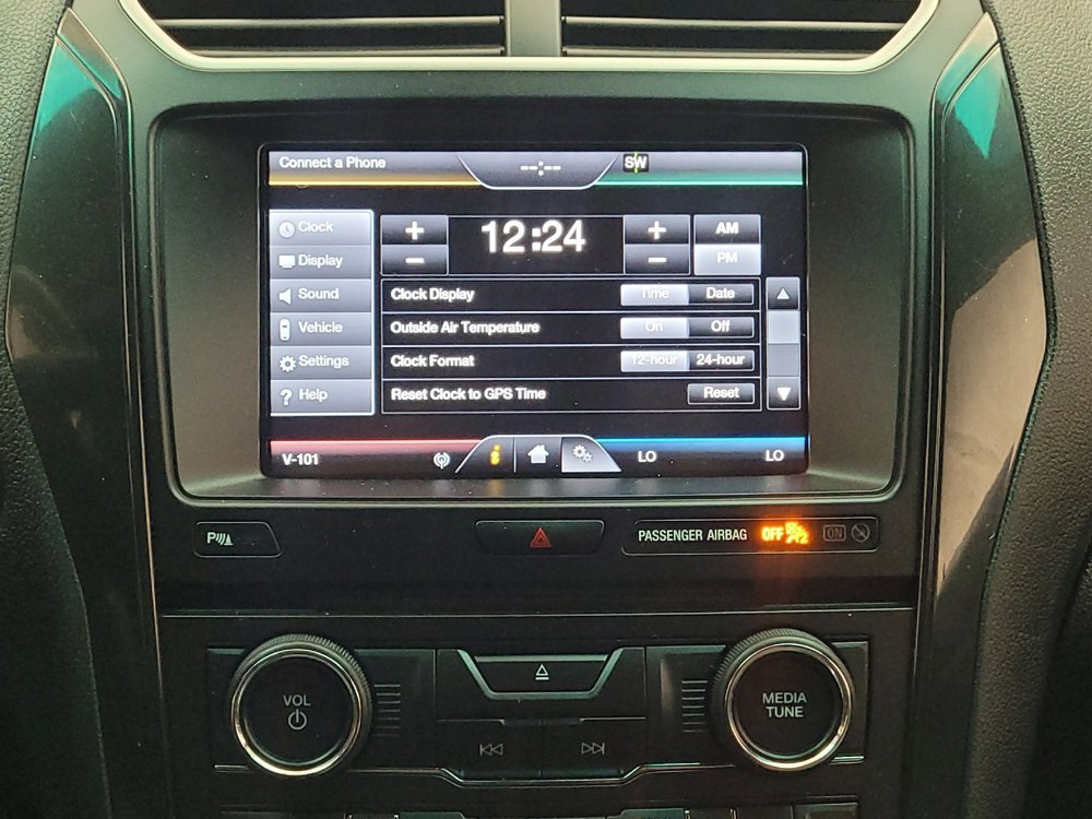Used 2016 Ford Explorer XLT w/ Equipment Group 202A FWD image 25