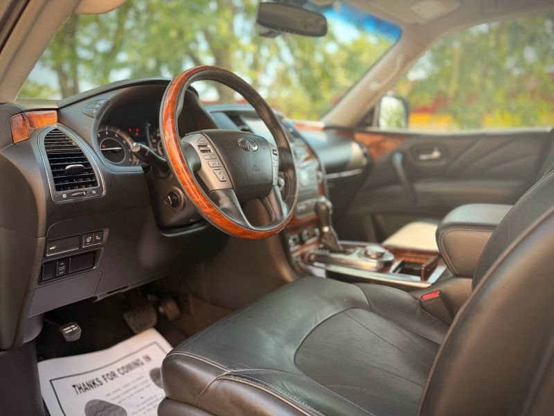 Used 2016 INFINITI QX80 4WD w/ Deluxe Technology Package image 9