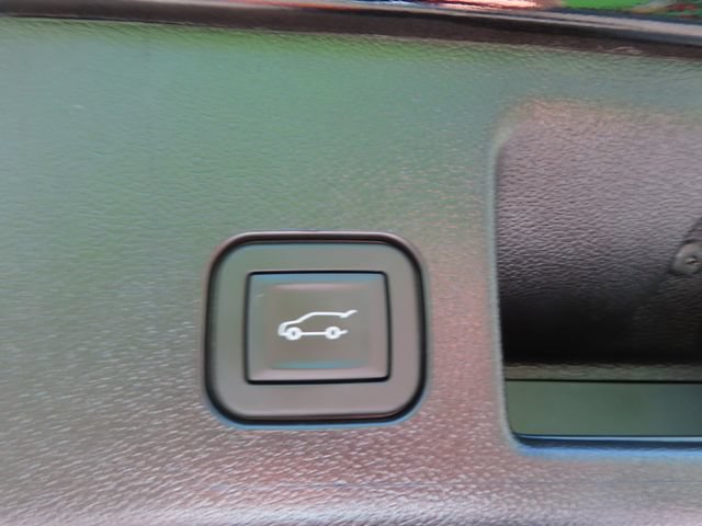 Certified 2025 Chevrolet Equinox EV RS w/ Convenience Package II AWD/4WD image 40