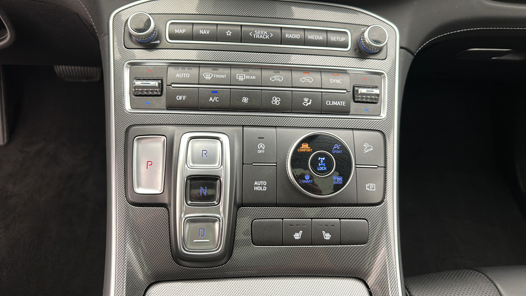 Used 2023 Hyundai Santa Fe SEL w/ Premium Package AWD/4WD image 19