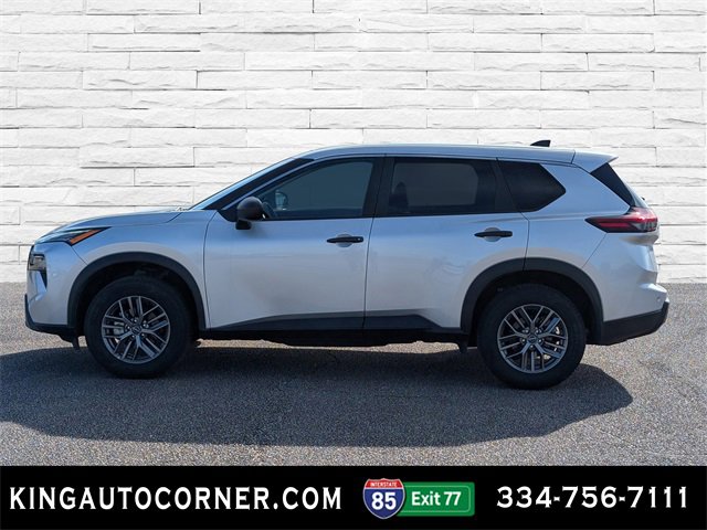 Used 2024 Nissan Rogue S image 8