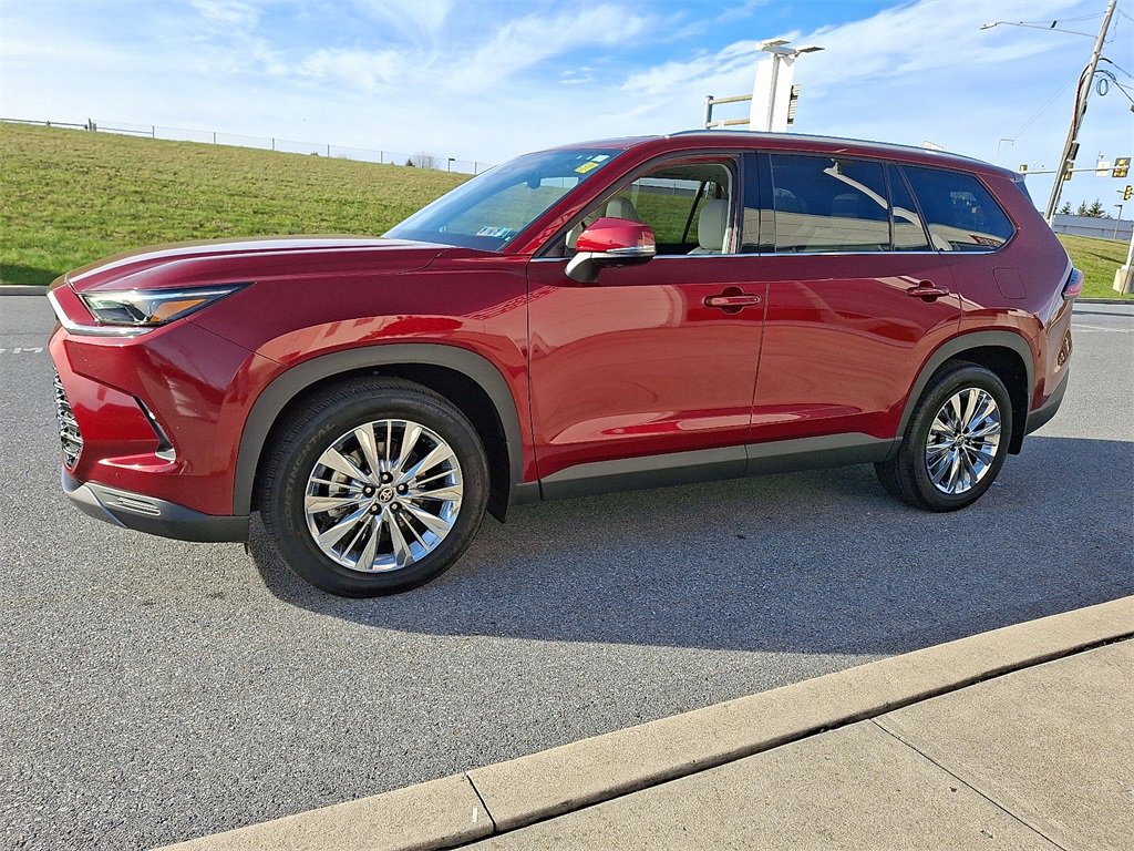 Certified 2025 Toyota Grand Highlander AWD image 5