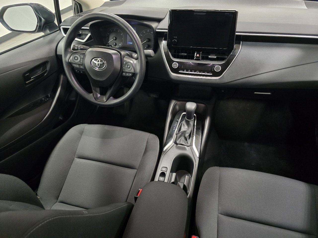 Certified 2025 Toyota Corolla LE image 19