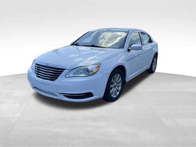 Used 2013 Chrysler 200 Touring FWD image 3