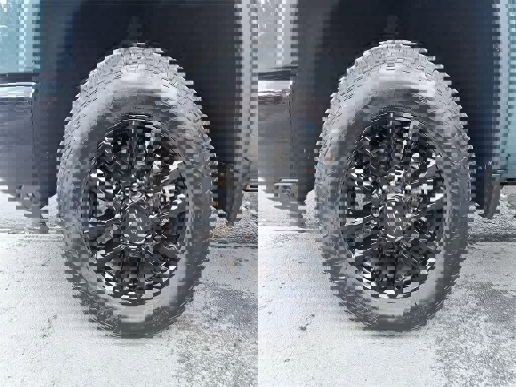 Used 2025 Chevrolet Silverado 3500 LTZ w/ LTZ Plus Package image 10