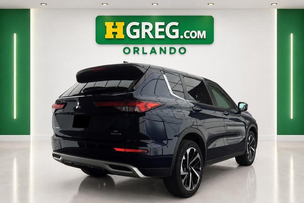 Used 2023 Mitsubishi Outlander SE FWD image 6