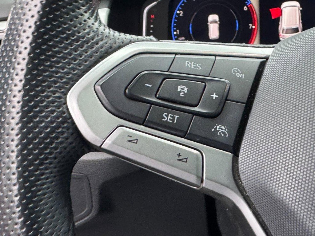 Used 2021 Volkswagen Atlas SEL R-Line image 21