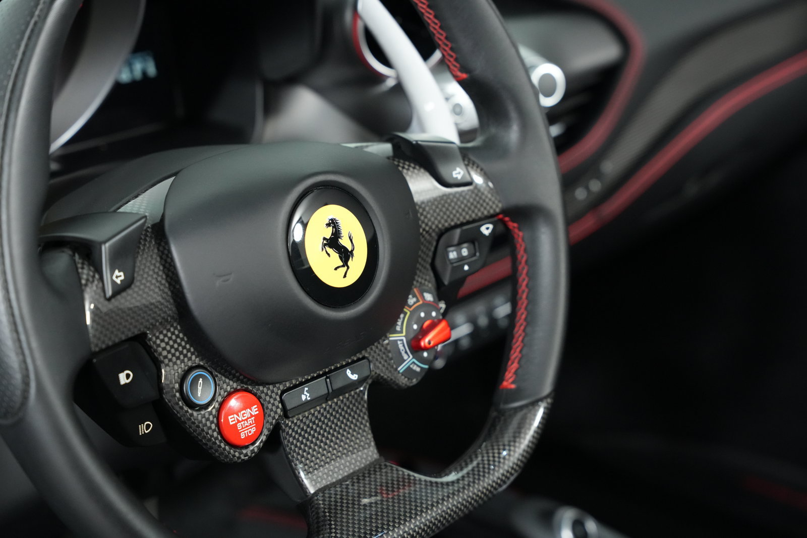 Used 2022 Ferrari F8 Spider RWD image 32