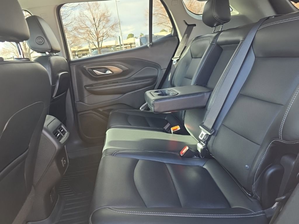 Used 2022 GMC Terrain SLT image 17