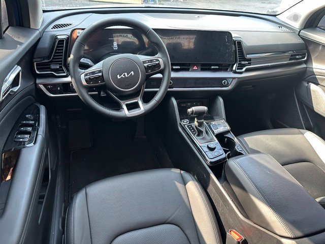 Used 2025 Kia Sportage EX FWD image 10