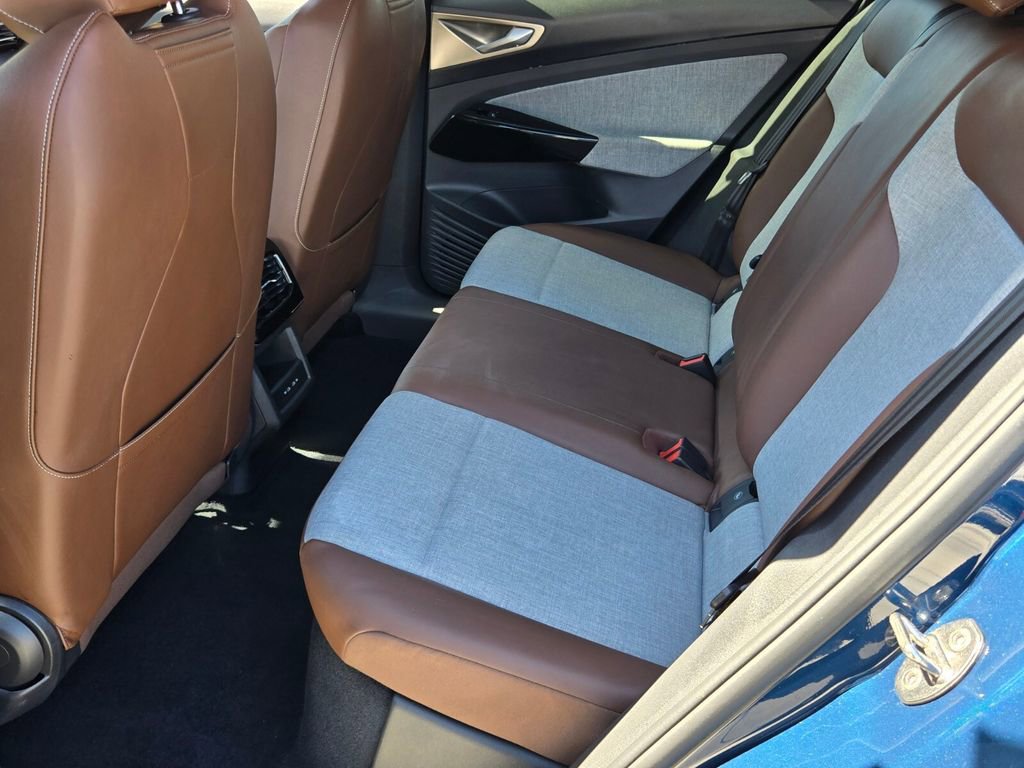 Used 2023 Volkswagen ID.4 Pro image 11