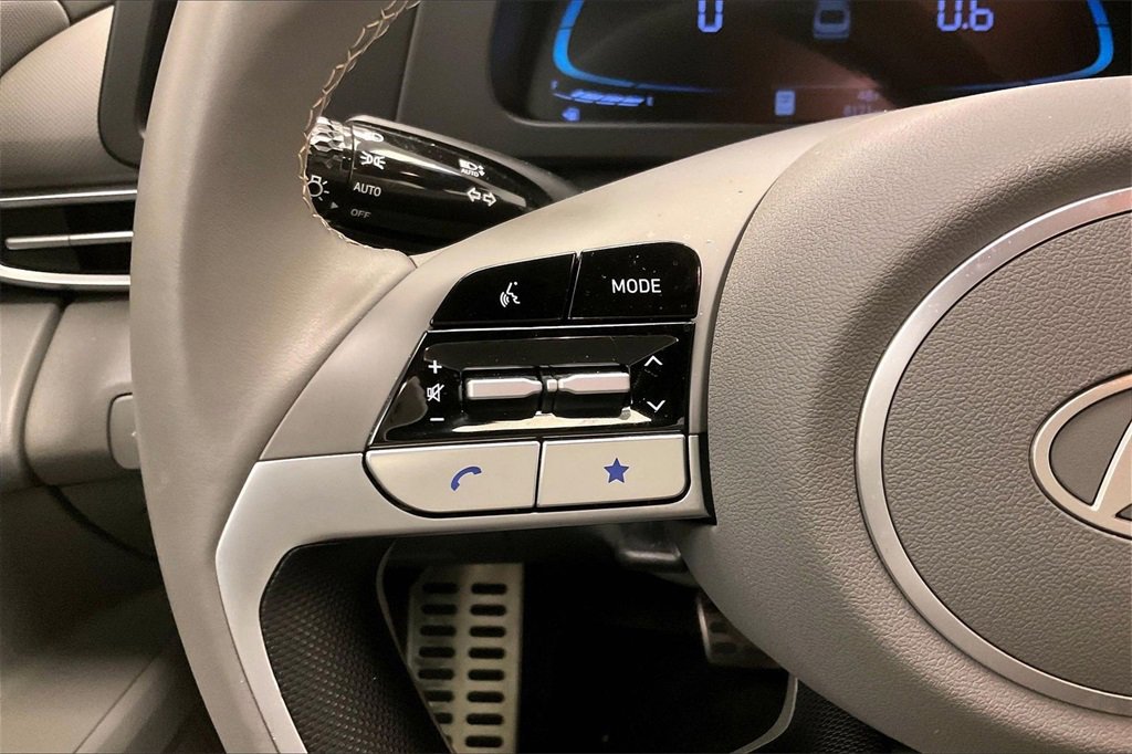 Certified 2025 Hyundai Elantra Sport w/ Cargo Package image 18