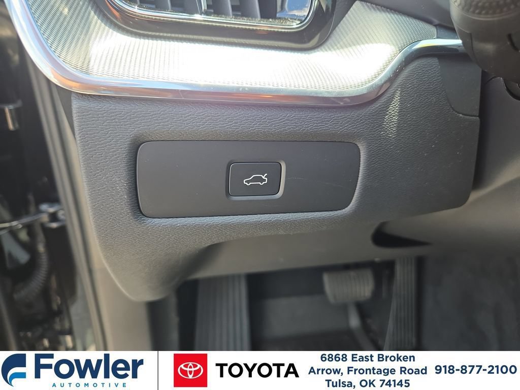 Used 2026 Volvo XC60 B5 Ultra w/ Protection Package Premier AWD/4WD image 16