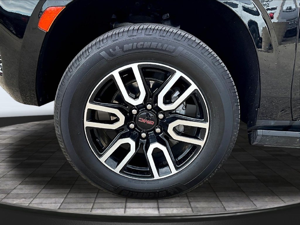 Used 2024 GMC Yukon XL AT4 w/ AT4 Premium Plus Package AWD/4WD image 37