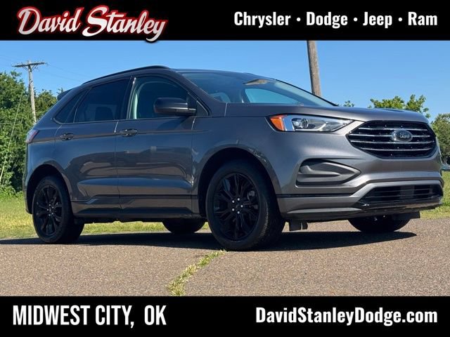 Used 2022 Ford Edge SE w/ Black Appearance Package