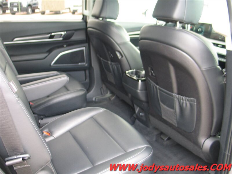 Used 2025 Kia Telluride S AWD/4WD image 31