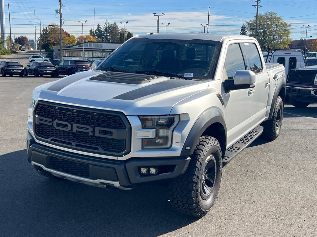 Used 2017 Ford F150 Raptor w/ Equipment Group 802A Luxury AWD/4WD image 5