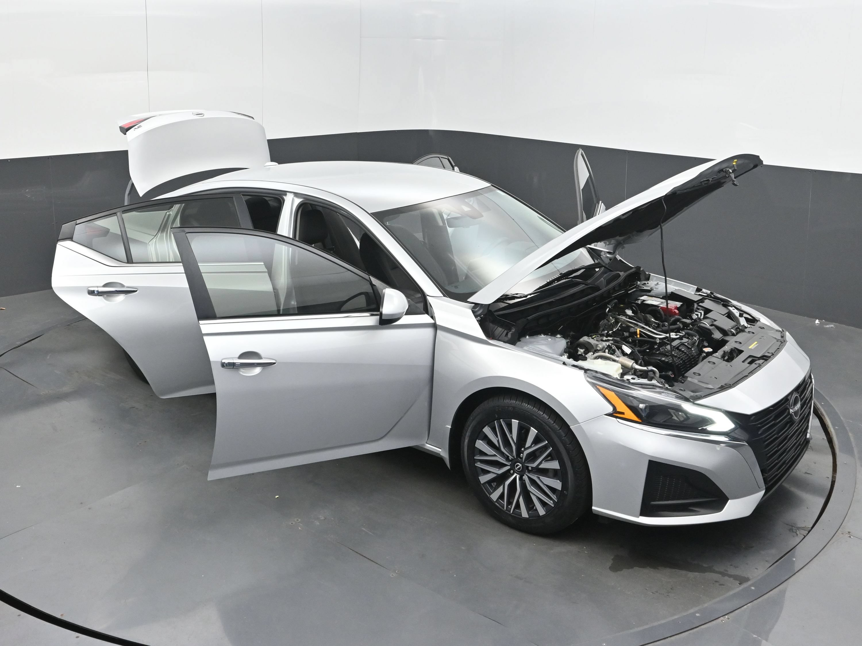 Used 2023 Nissan Altima 2.5 SV FWD image 39