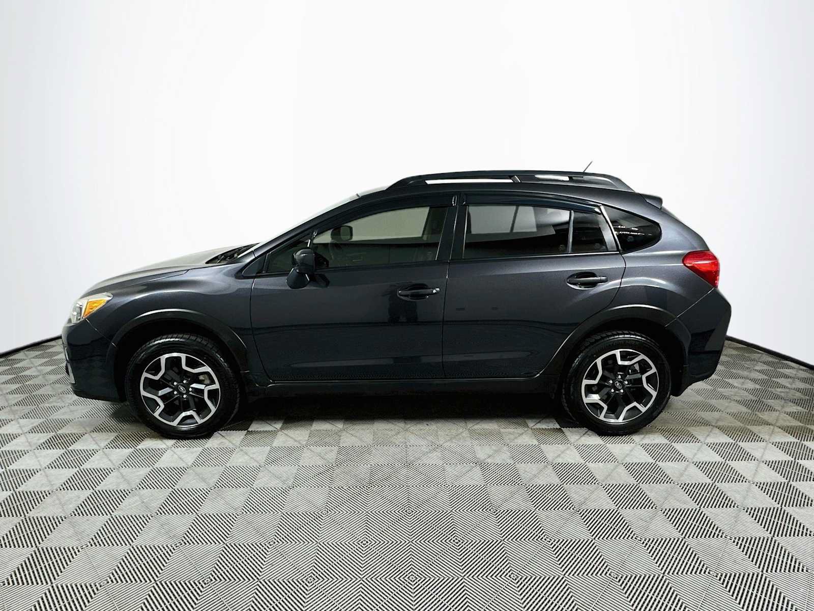 Used 2016 Subaru Crosstrek 2.0i Premium AWD/4WD image 4