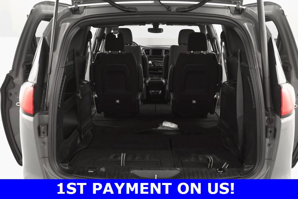 Used 2020 Chrysler Pacifica Touring w/ S Appearance Package image 16