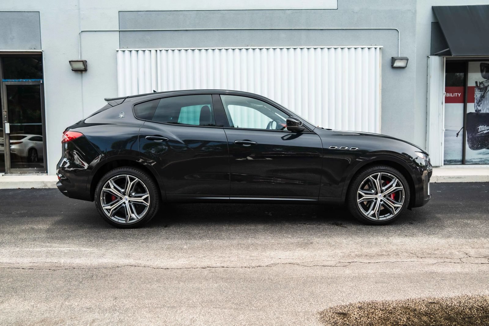 Used 2019 Maserati Levante Trofeo AWD/4WD image 11