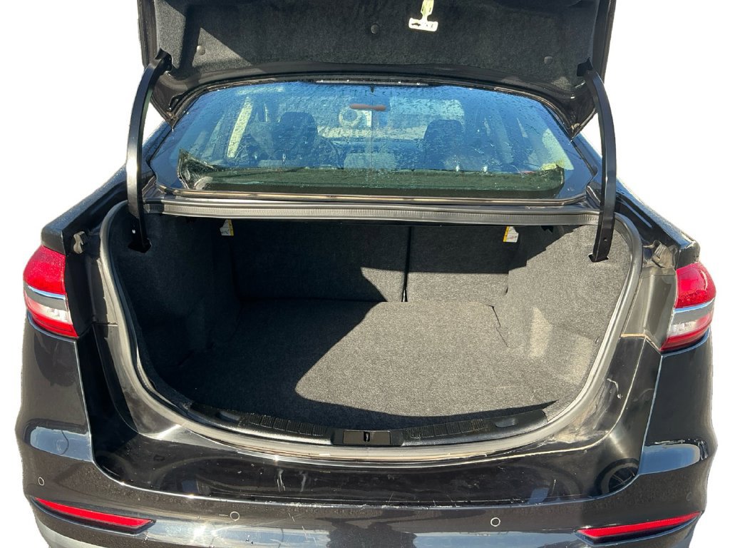 Used 2020 Ford Fusion SE FWD image 24