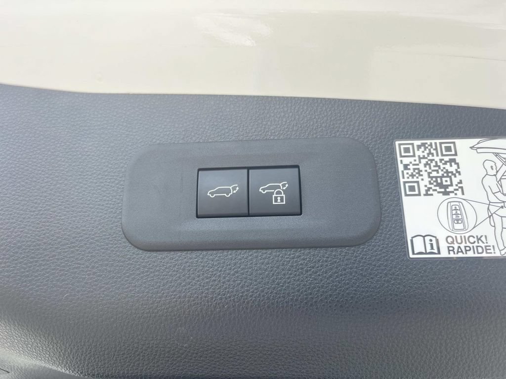 Used 2025 Toyota Crown Signia AWD/4WD image 13