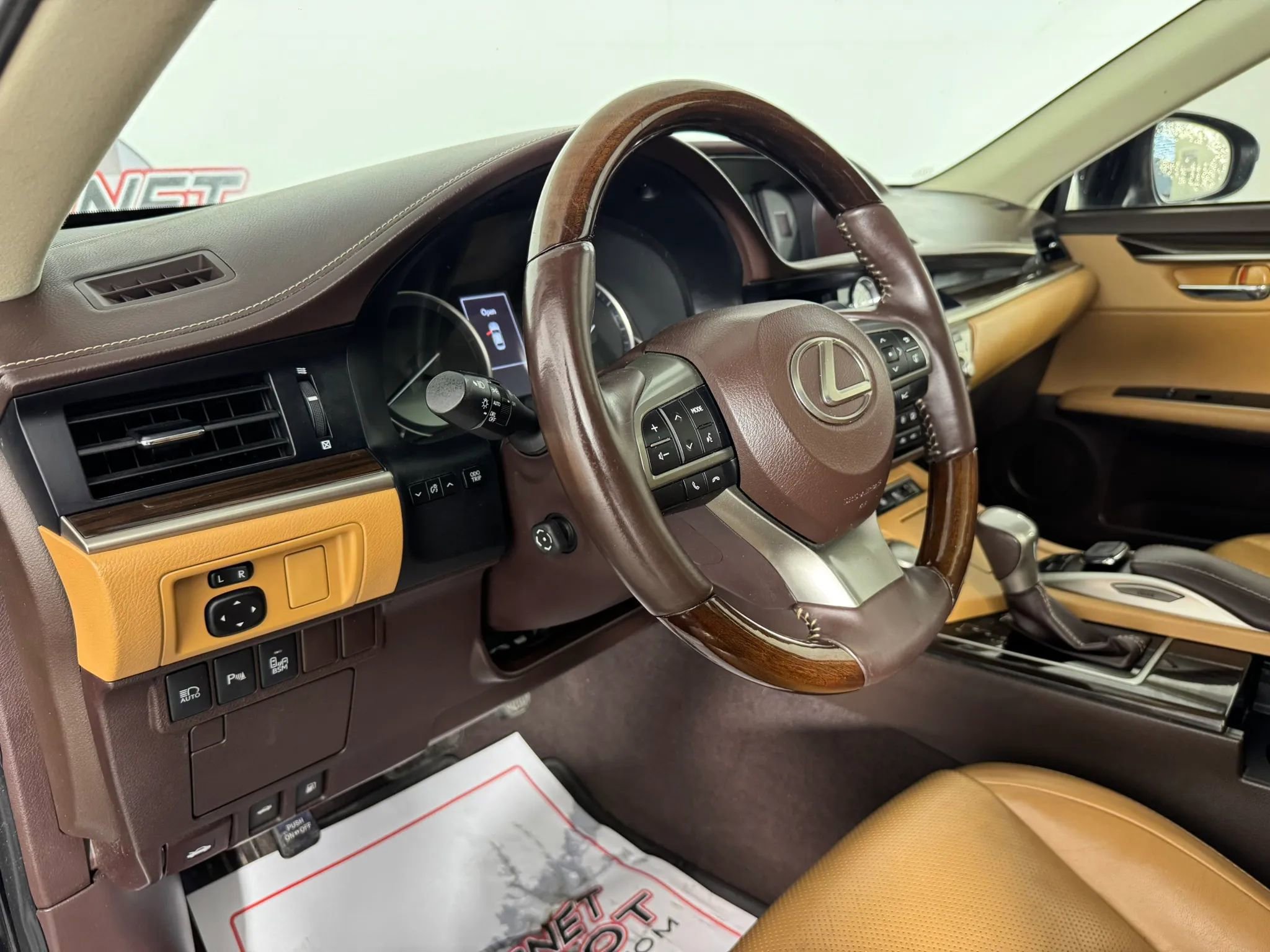 Used 2016 Lexus ES 350 w/ Luxury Package w/Wood Trim FWD image 7
