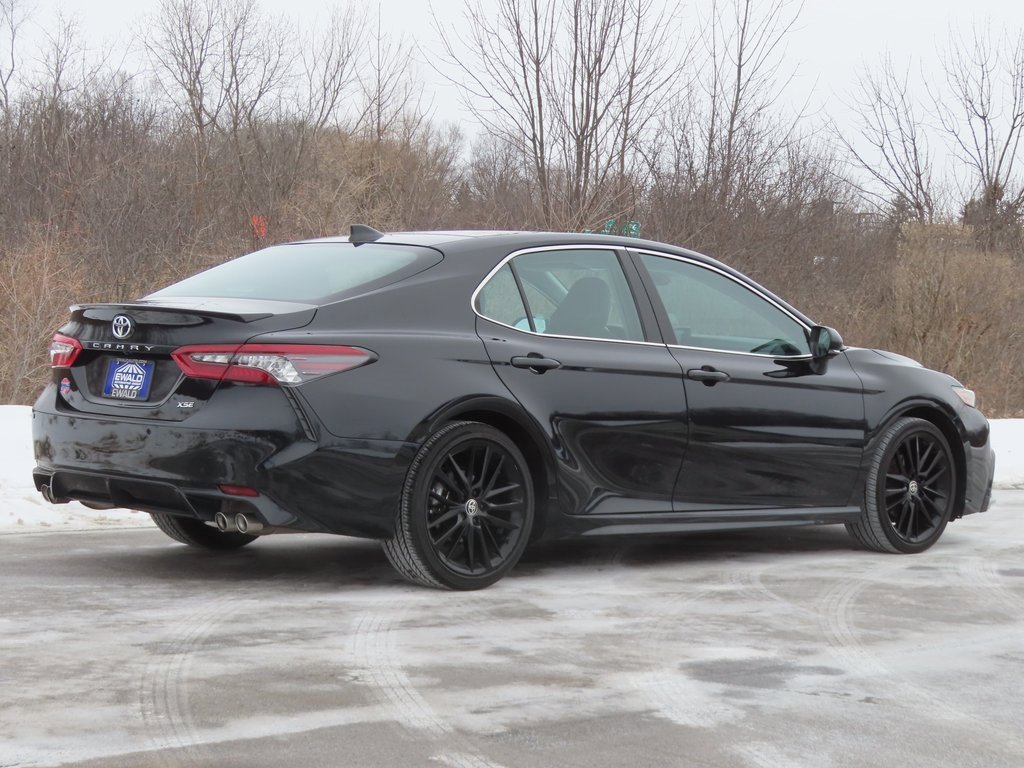 Used 2023 Toyota Camry XSE image 3