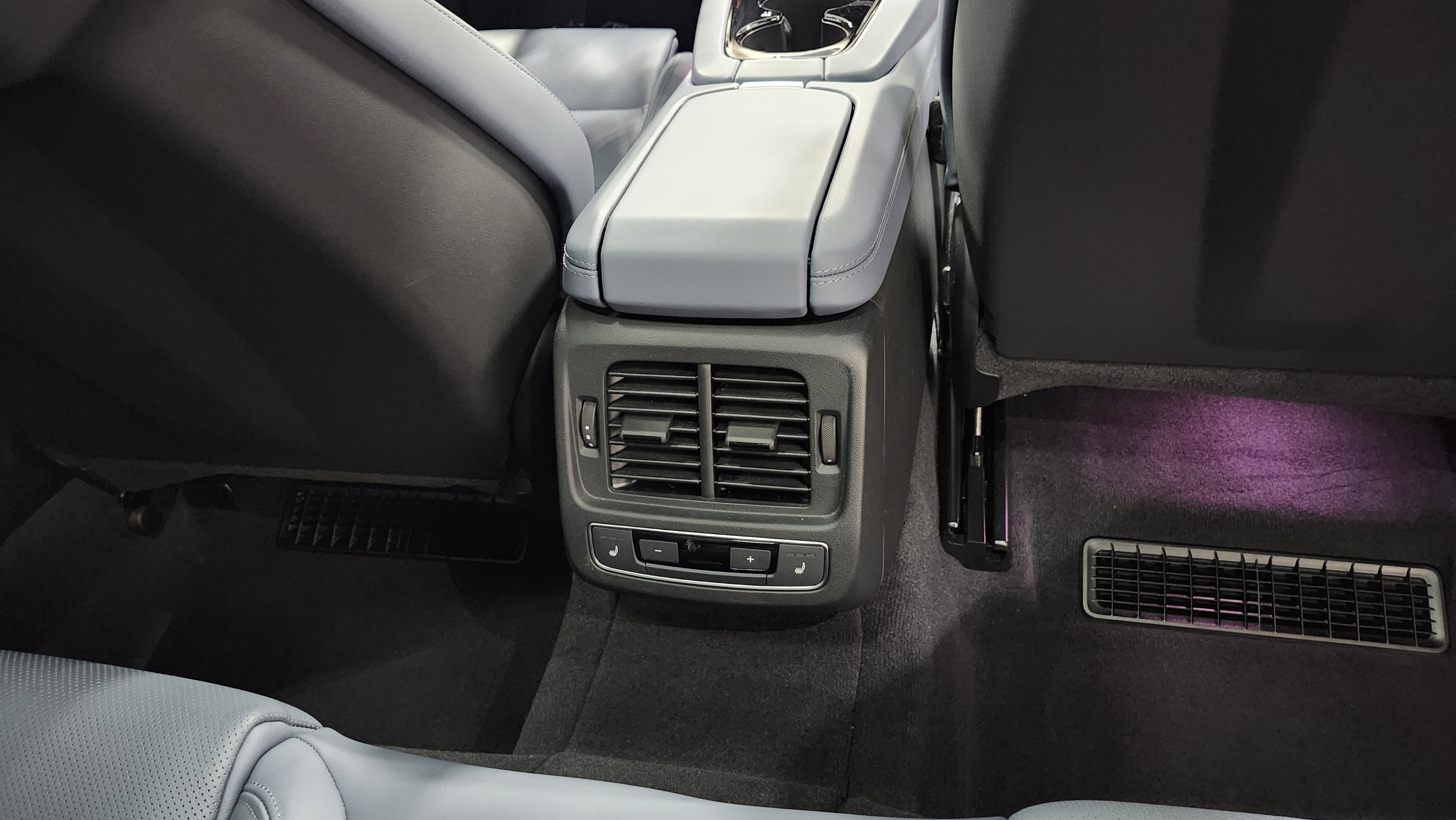 Used 2024 Audi e-tron GT Premium Plus image 22