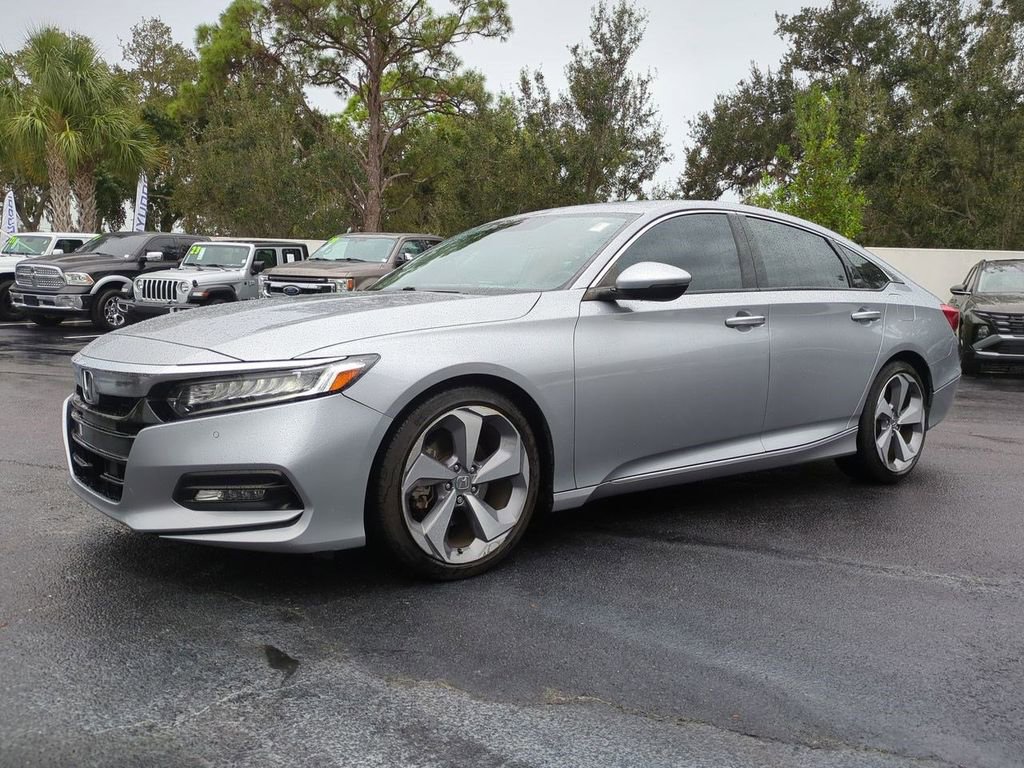 Used 2018 Honda Accord Touring image 2