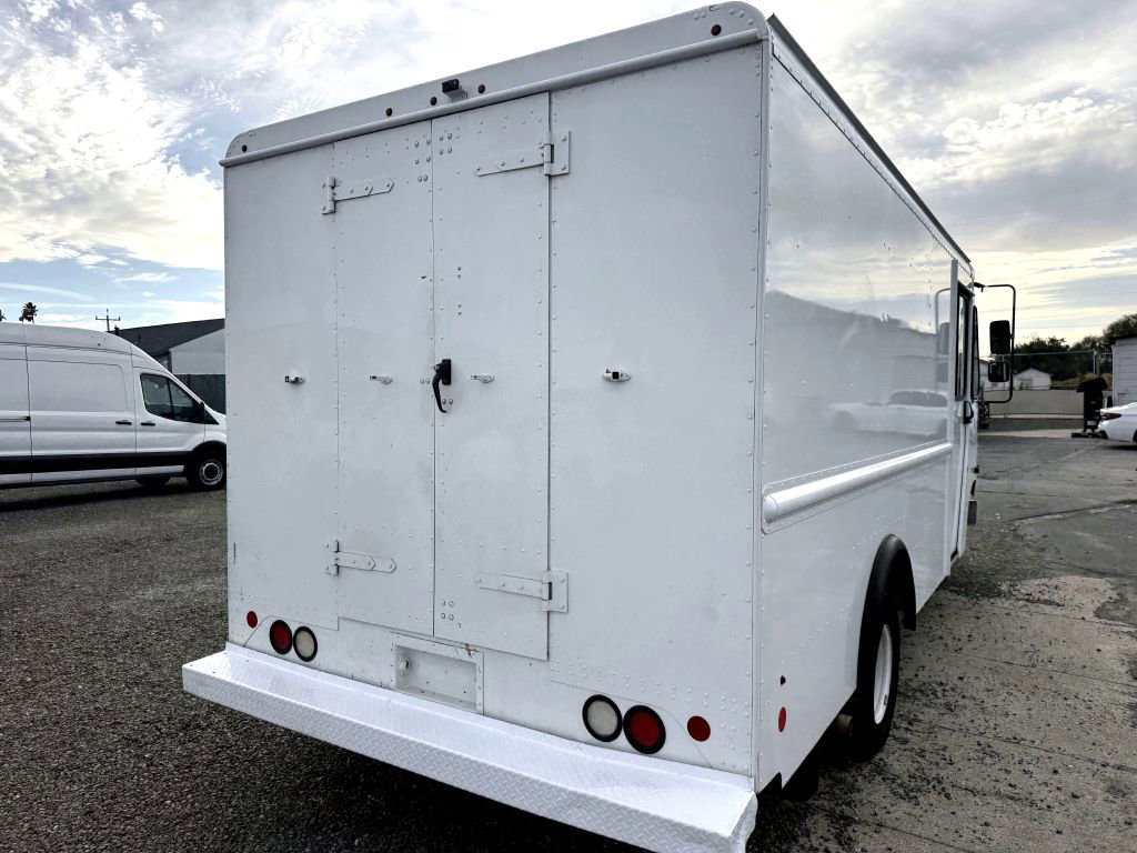 Used 2017 Ford E-350 and Econoline 350 Super Duty w/ A/C Prep Package image 7