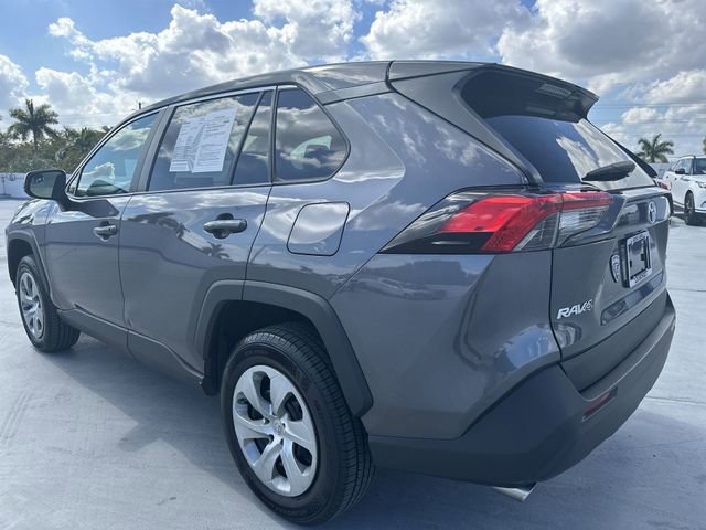 Used 2022 Toyota RAV4 LE image 32