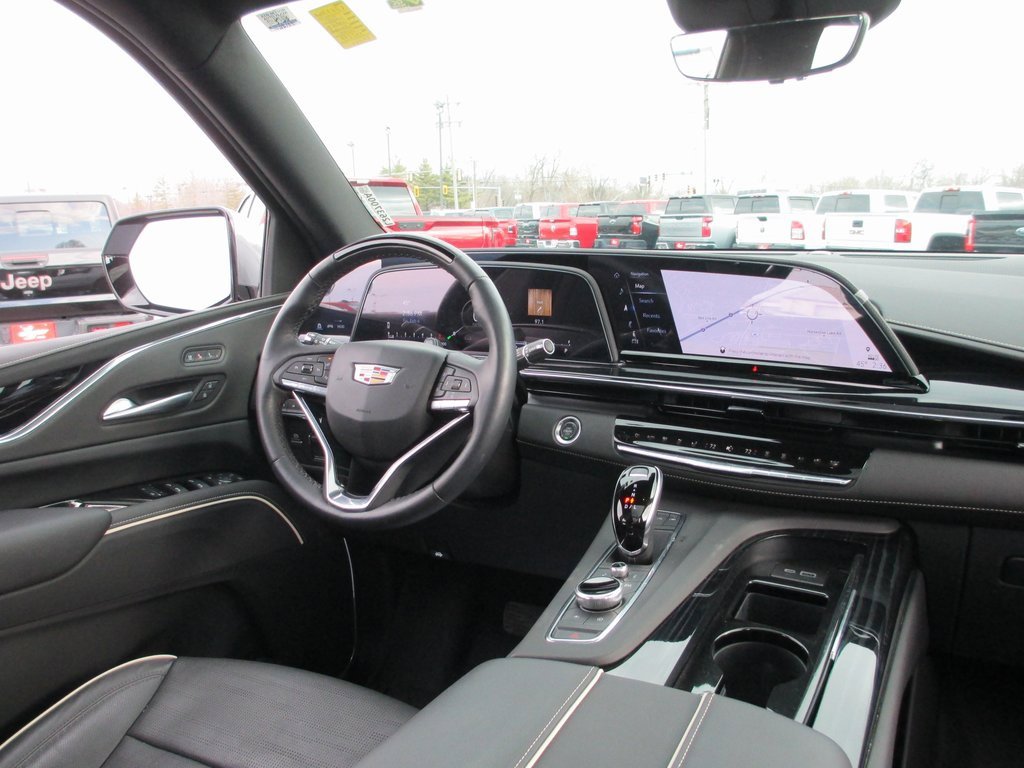 Used 2024 Cadillac Escalade Sport w/ LPO, ONYX Package image 27