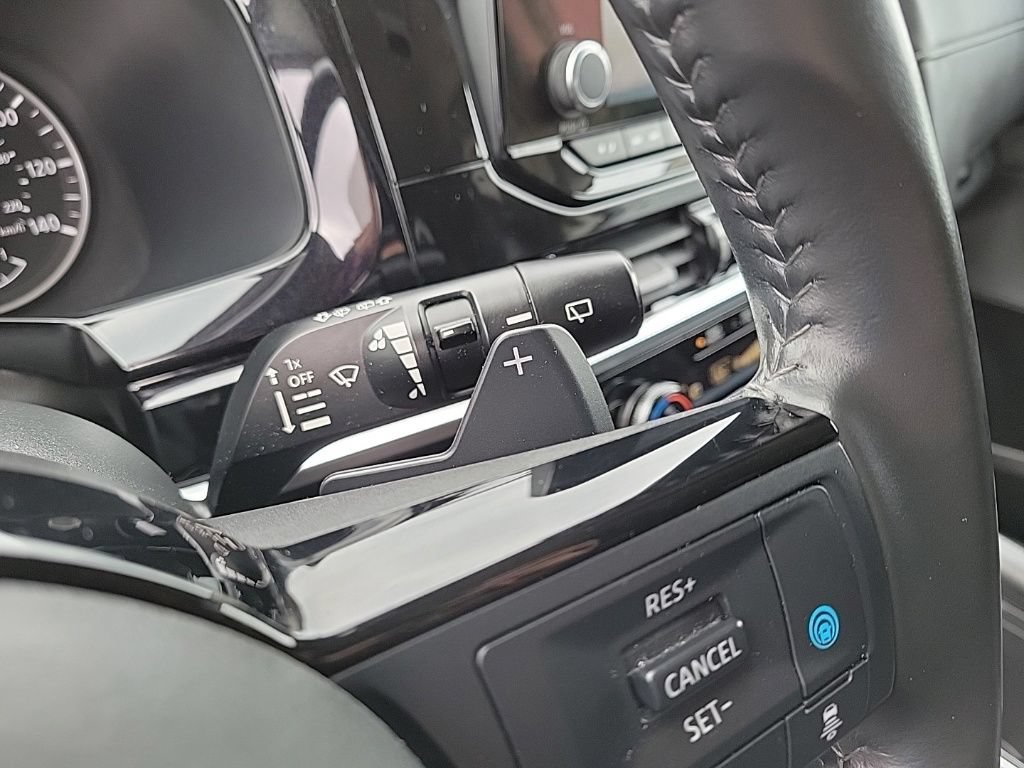 Used 2022 Nissan Pathfinder SV AWD/4WD image 23
