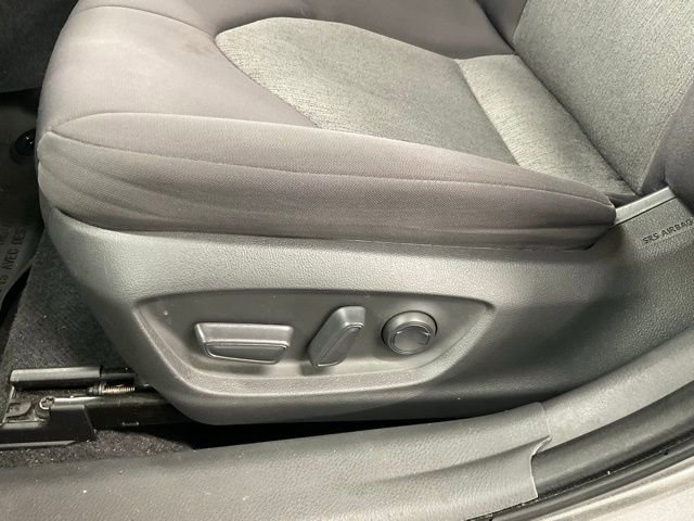 Used 2020 Toyota Camry LE w/ Carpet Mat Package image 30