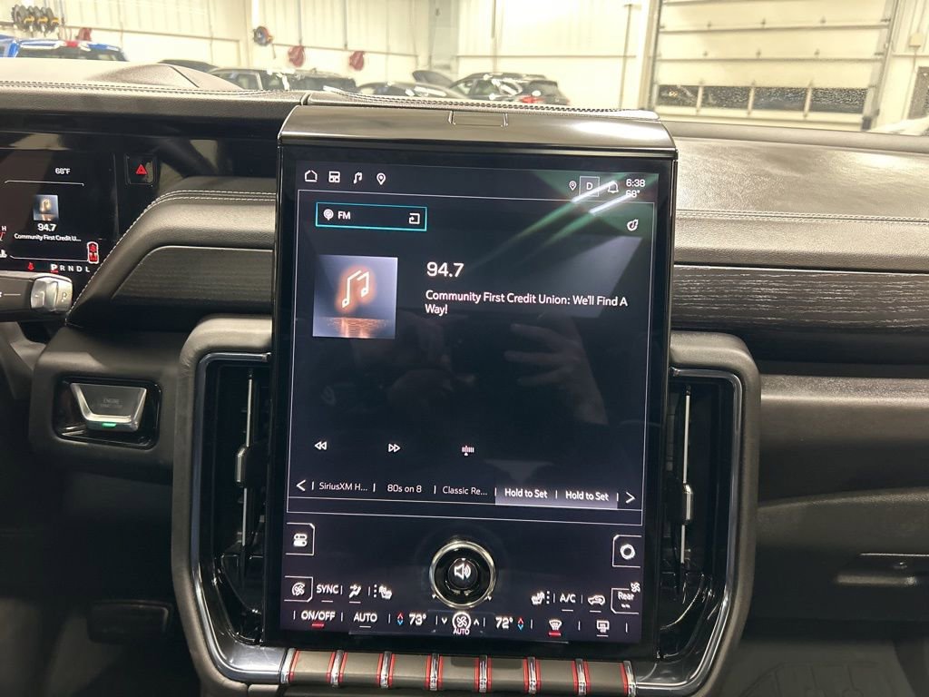 Used 2025 GMC Yukon AT4 Ultimate image 19