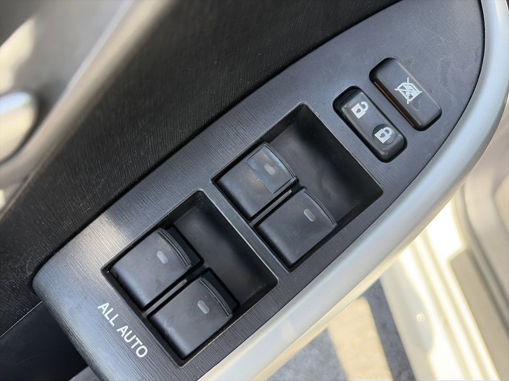 Used 2015 Toyota Prius Four FWD image 19
