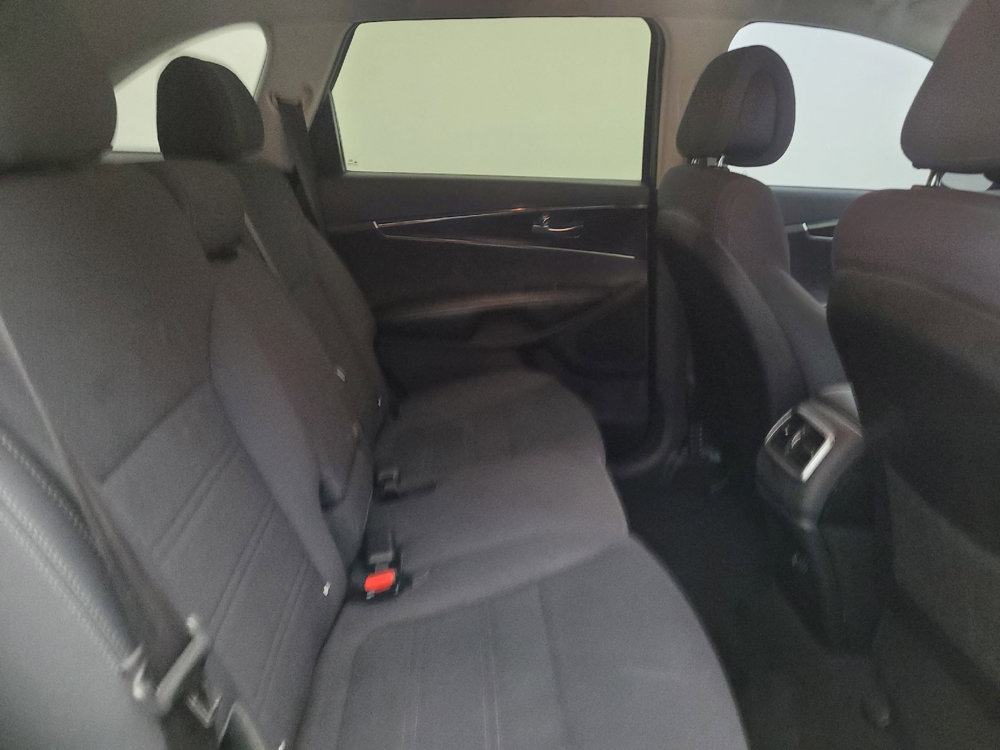 Used 2016 Kia Sorento L image 19