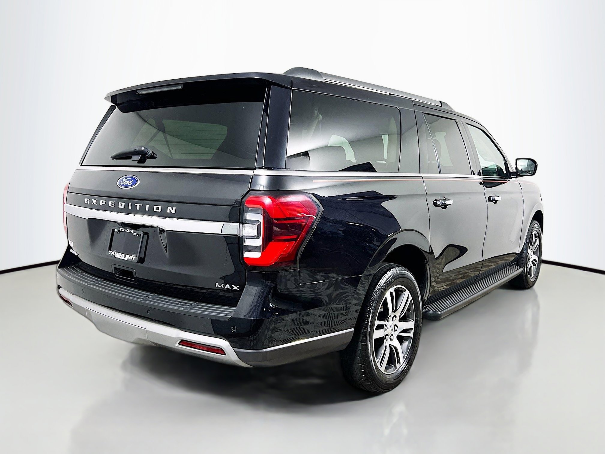 Used 2024 Ford Expedition Max Limited image 4