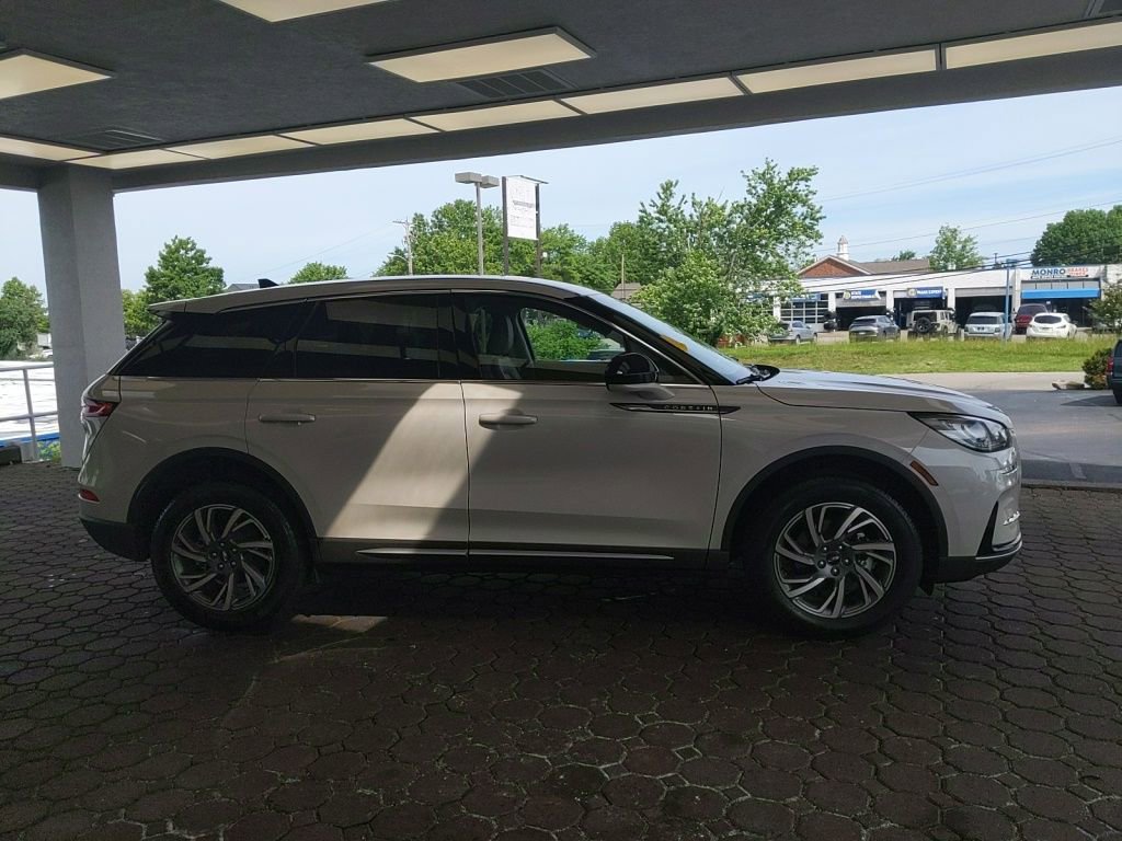 Used 2023 Lincoln Corsair FWD image 5
