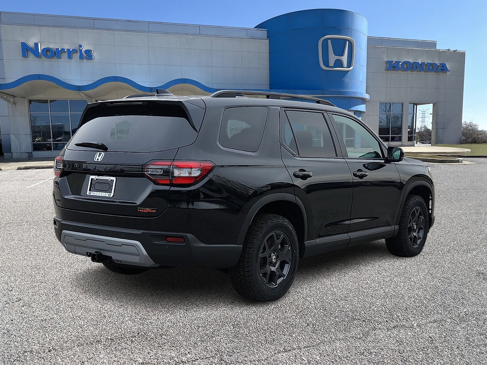 New 2025 Honda Pilot TrailSport image 4