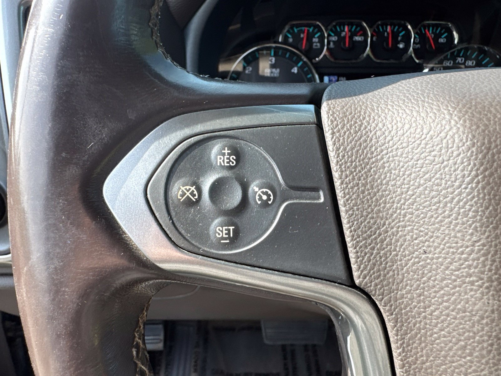 Used 2018 Chevrolet Silverado 1500 LT w/ All Star Edition AWD/4WD image 19