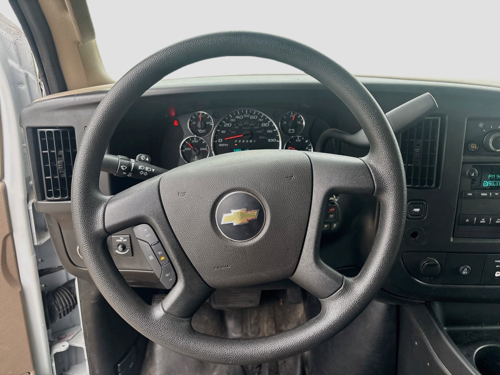 Used 2025 Chevrolet Express 2500 w/ Driver Convenience Package RWD image 11