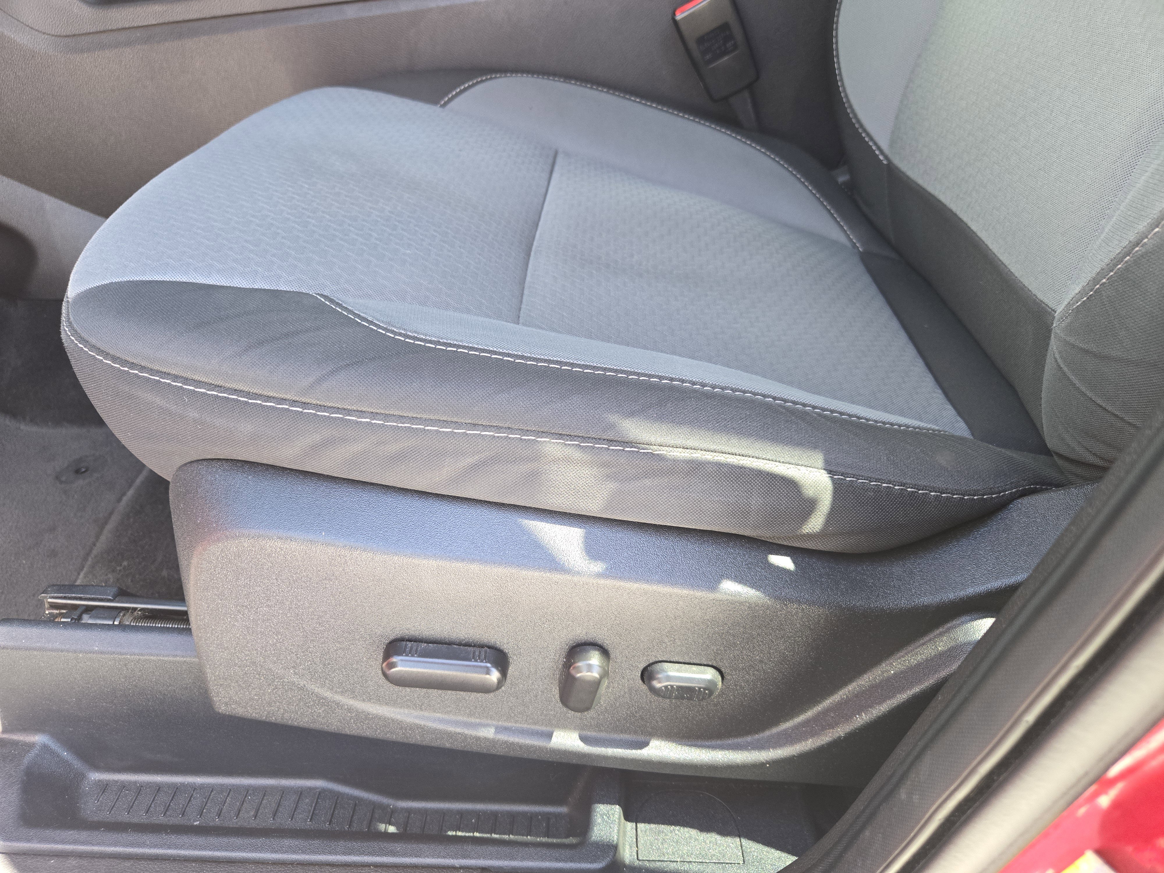 Used 2017 Ford Escape SE w/ Equipment Group 201A image 25